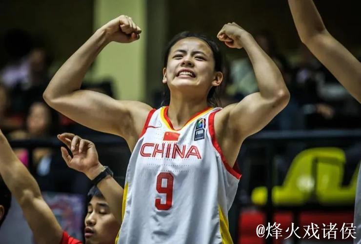 郑薇点名表扬杨舒予:攻防都有长进 在持续进步