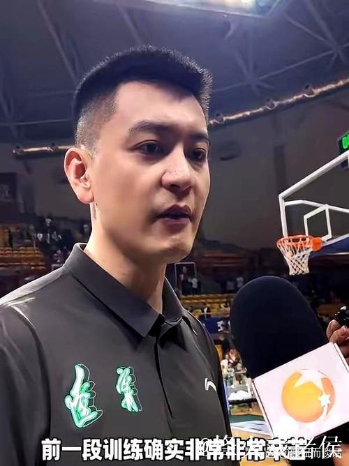 场均1分1板！费尽心思提前召回，杨鸣为何却不重用“小李晓旭”？