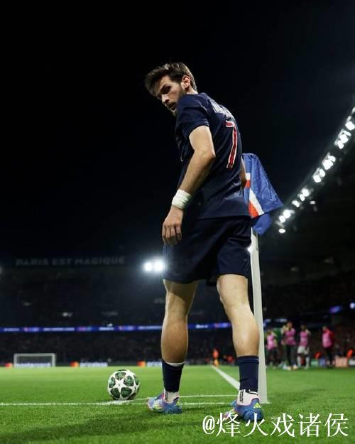 欧冠-大马丁多次扑救杜埃世界波 巴黎3-1维拉